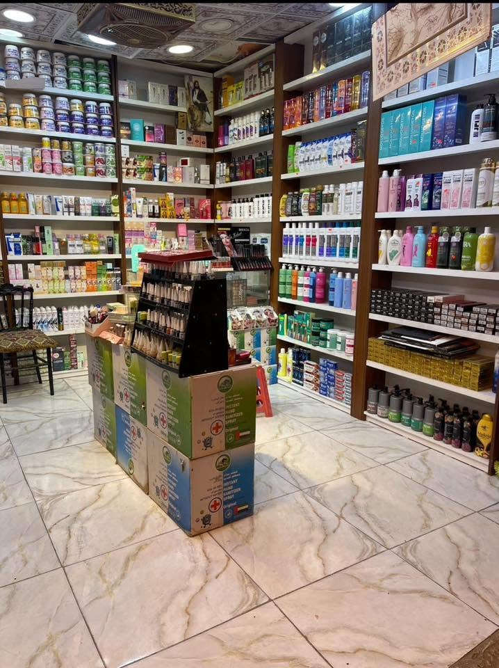 محل ركن للبيع
بغداد في سوق حي اور 

محل رسمي سر قفليه 
المحل مؤجر تريد تبقي الموجر تريد انت تفتح بي ماكو مشكله 

واجه ٤نزال ٤ونص 

كامل مع الجامخانه 

الاستفسار اكثر واتساب ***********
