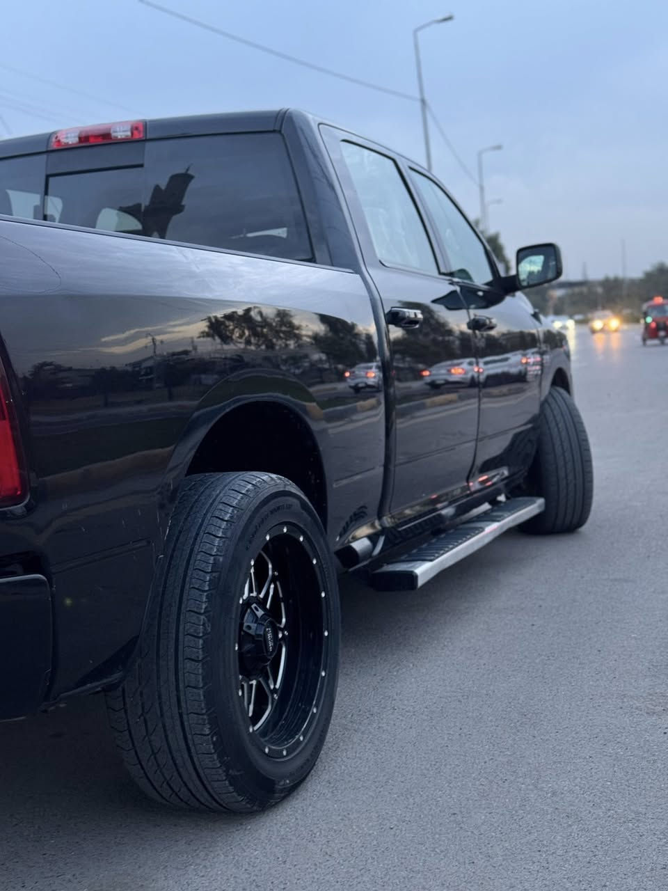 السلام عليكم
رام كلاسك موديل 20 باب طويل 
جاملغ اليمنه تبديل +صبغ وصبغ وشوي من البنيد وشوية من الباب الراكب لسياره نضيفة حيل 
هسة شادلهة ويل كب وتايرات جديدة وبطارية 
عليها دوس 
بلكات اريديوم 
كزوز بواباب ومبرمجة يم ايكل
ماشية92
رقم انكليزي باسمي
السعر 198 وبيهة مجال قليل حيل حك جيتك 
مكان السياره البياع 
***********
