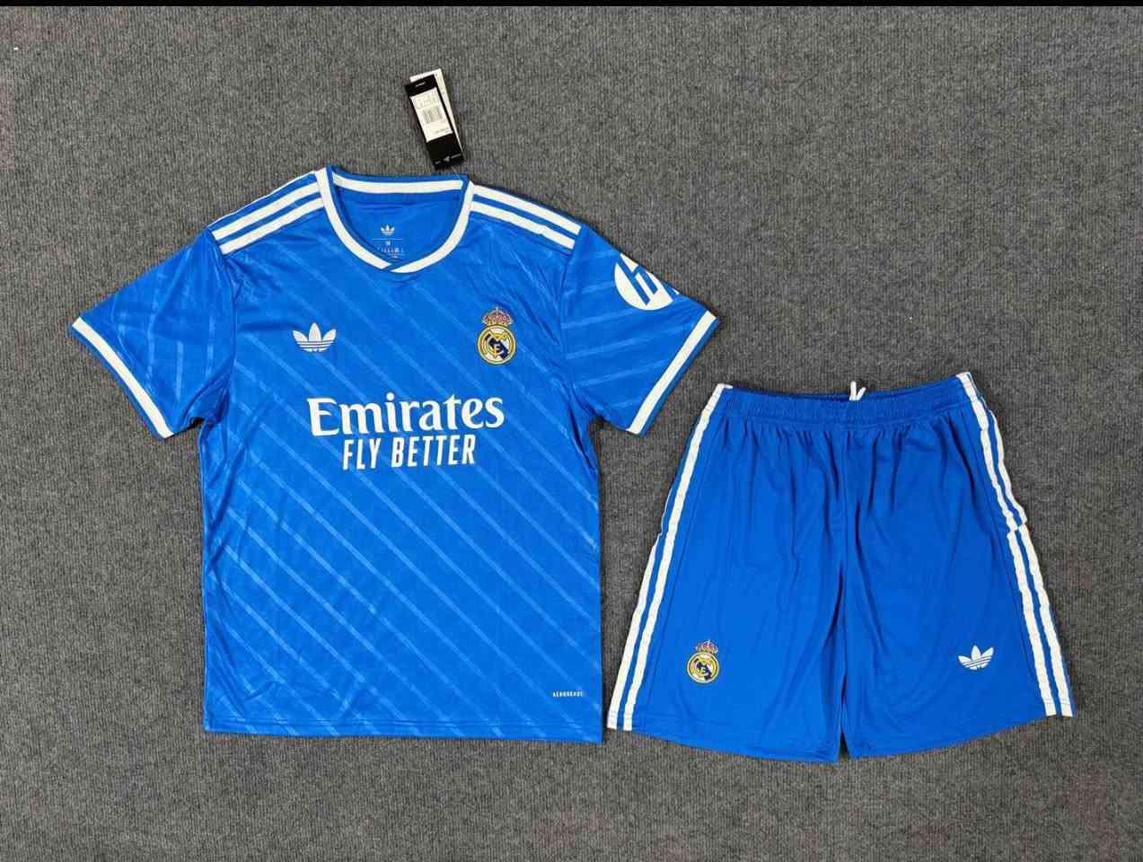 دريس وشورت نسخة مشجع فول كوالتي سعر ١٢ فقط قياسات .m.L.xl.xxl السبت يوصل اذا  تحجز راسلني خاص لو واتساب ***********
