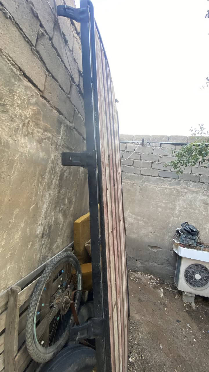 السلام عليكم، سيباية نضيفه للبيع عوزها بس صبغ رايدها بـ 100 وبيها مجال مكاني البصرة الزبير *********** واتساب
