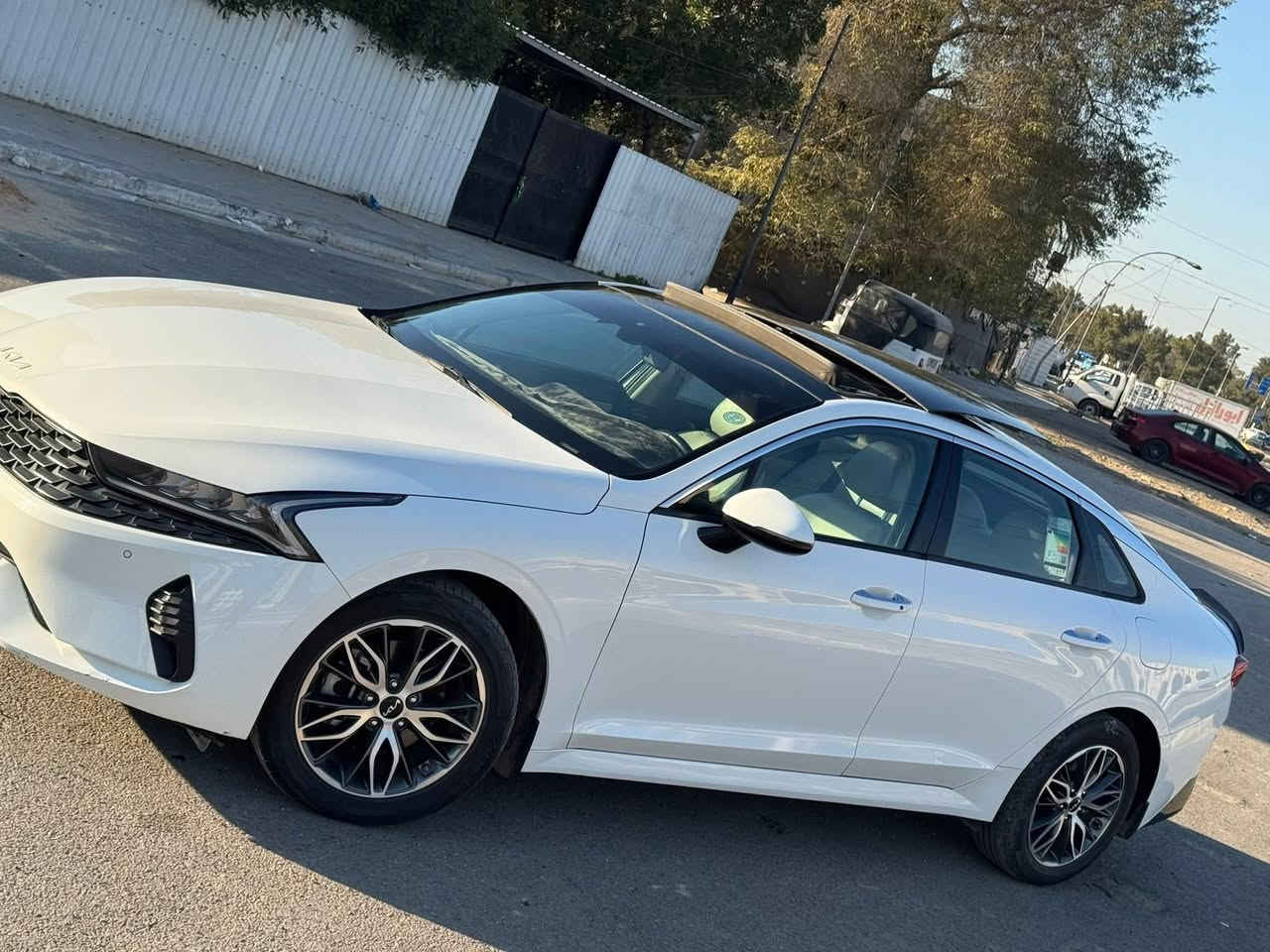 سلام عليكم K5 موديل 2022
ماشيه 90
فوول سياره عده الكامرات
مكينه 2000 دوش المرغوب 
كفاله عده مكانين بي دي ار بسيط 
هزه جديده وبااسمي 
مكاني بغداد الدوره 
السعر 200 وبيه مجال بسيط 
***********
