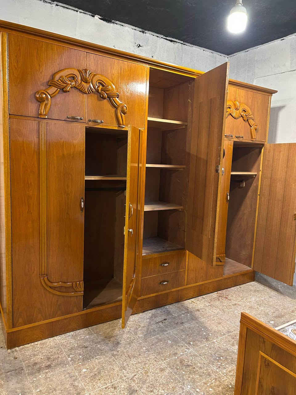 كنتور للبيع جديد فصال حديث ⭕️⭕️
5باب ملحق (داخل خارج صاج )فصال حديث شغل توصي ثقيل دنك مهوكني مو تجاري ضهر  جمبر منهوض 
للاستفسار الاتصال على الارقام
اسيا 📞(***********)
كورك📞  (***********)
عنواننا 
الحدباء معرض ابو حسون قرب مرطبات البحرين❄️⭕️⭕️
مستعدون شراء الغرف الصاج المستعمله والكناتير 👍🏻 موصل, نينوى
