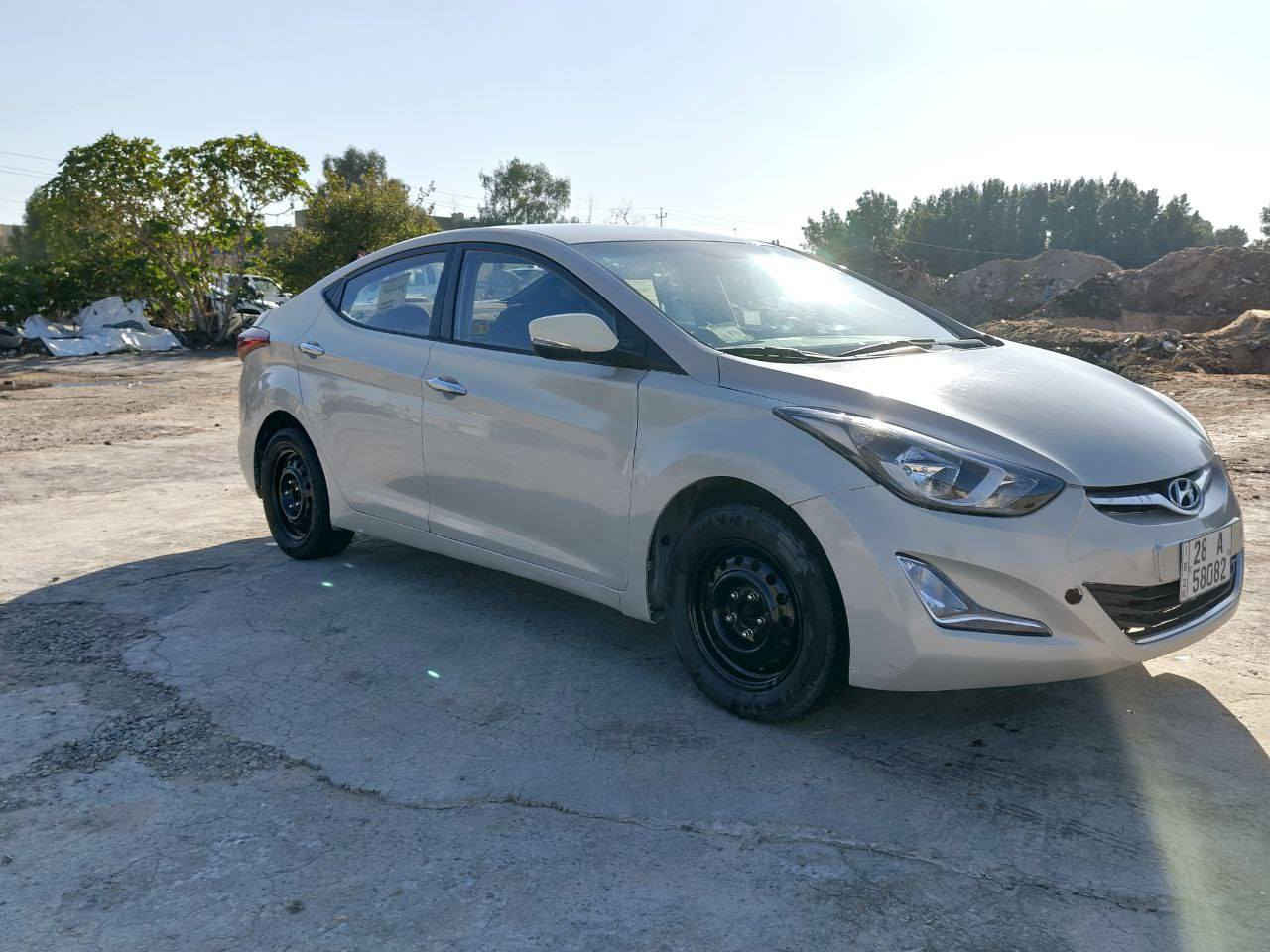 وارد سعودي داخلها اسود نضيف شركه
مديل ١٥ 
مكينه ١٨٠٠ مكفوله من تنقيص
رقم نكليزي نجف 
بيها صبغ حزام عدى القماره جماليه ضررها جاملغ الخلفي وباب سايق فقط
٩٥ وبيها مجال للشرايه 
قطعتين تبريد اربع وياله دسك مثبت سرعه اشاير مري كاعيه جلد 
***********
