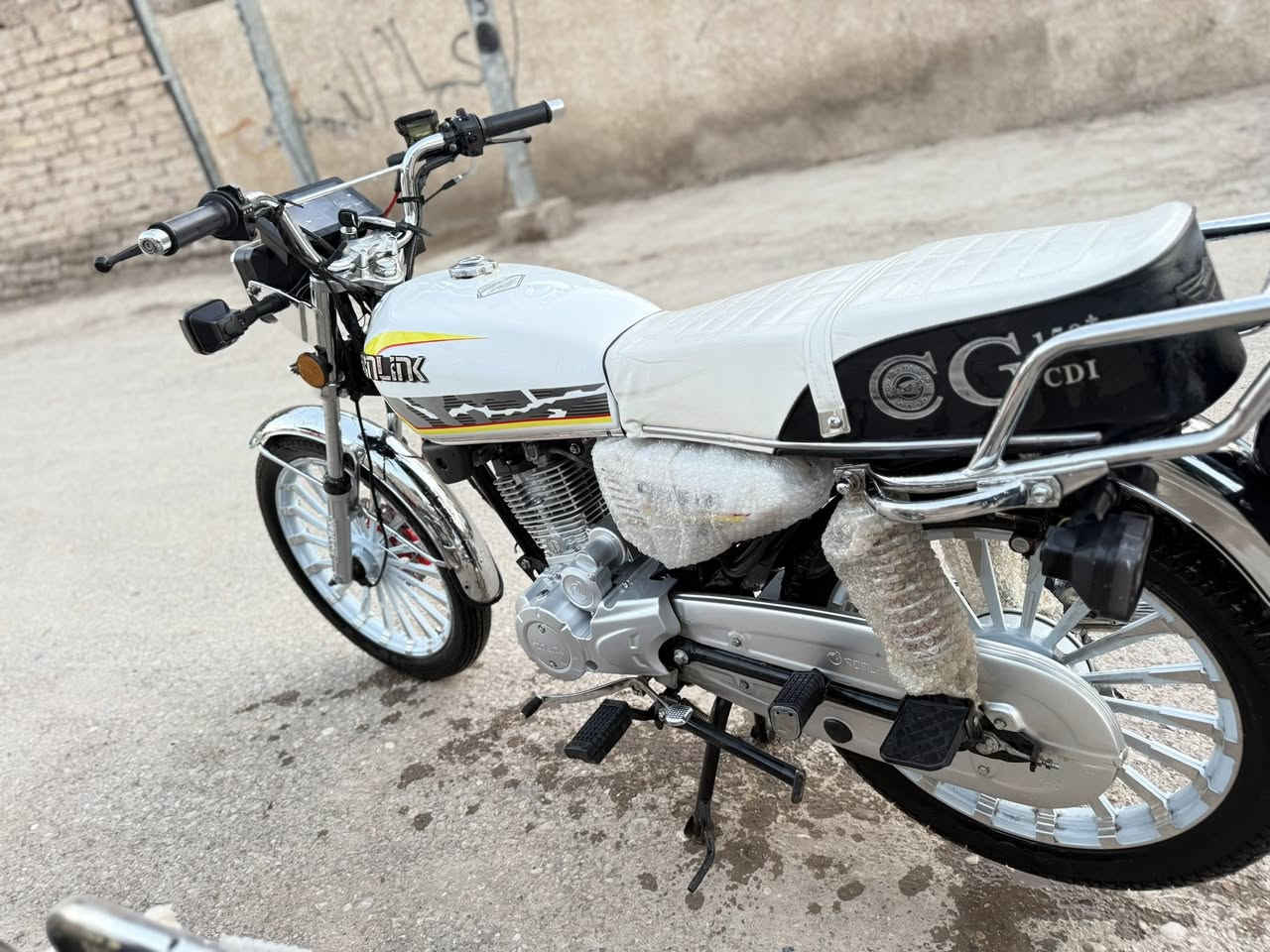 السلام عليكم
دراجه سيفان مديل 2025
لون ابيض دهن جديد دراجه
 فول مناقصها ايشي كهربائيات
 دشبول اشاير كلها شغاله 
مكاني ديالى الخالص 
لاستفسار ***********
***********
