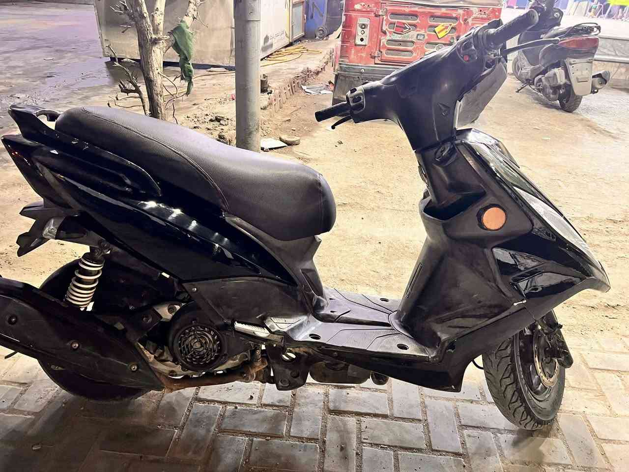 دراجة جي تي ار دراجة خير من الله عوزهج ترايش وبطانة مال طين جيب فيتر وتعال المكينة برغي ما مفتوحة خير من الله محتاج وريد ابيعة 
السعر 650 
رقمي ***********
