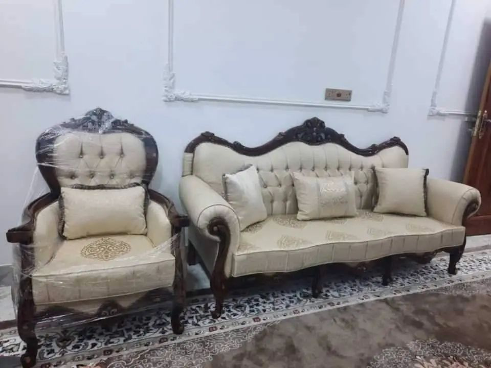 تخم قنفات تركي درجة أولى جديد ١٠ مقاعد كما مبين في الصورة ....مع الطبلة الوسطية 
السعر 2000000 مليونين...


**إذا كنت صاحب هذا الإعلان وتريد حذفه لأي سبب، رجاءا أرسل رسالة إلى الدعم الفني**