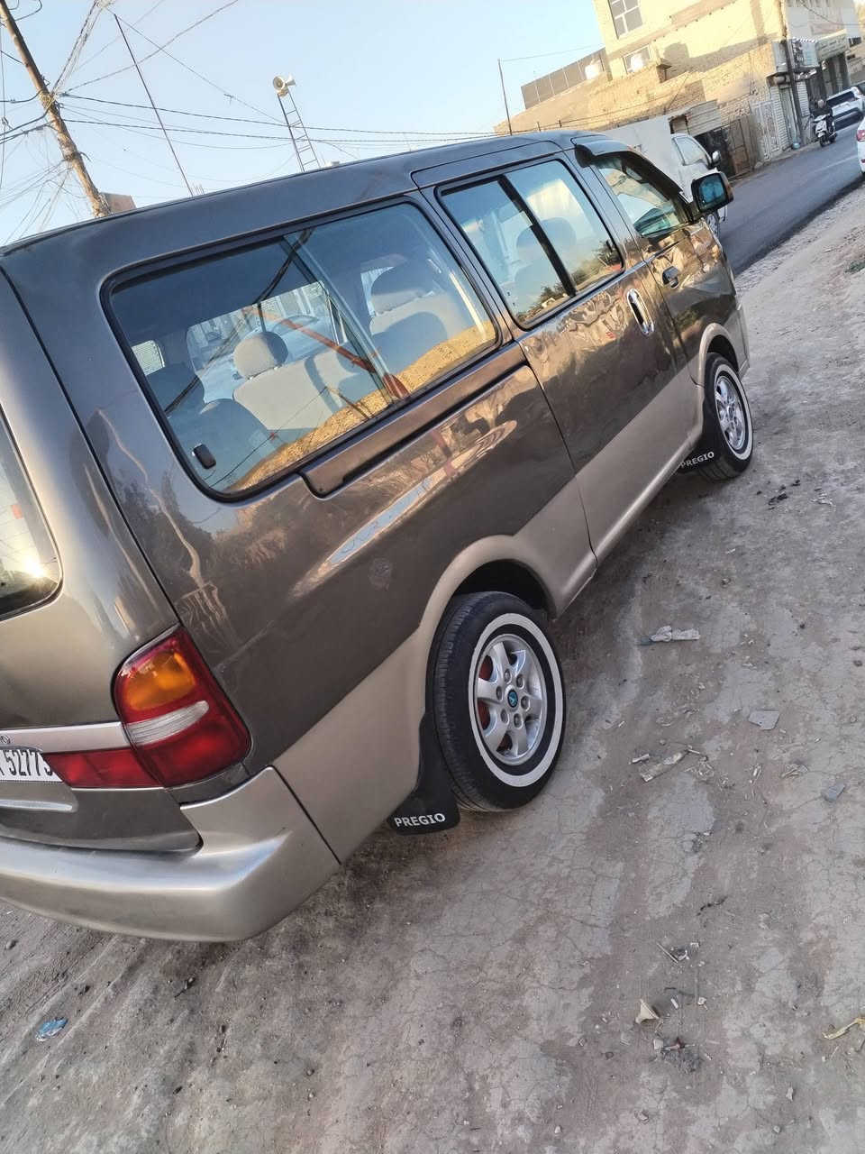كيا بريجو موديل.     2001  رقم بغداد
مكان بابل شارع طهمازيه عوفي ***********  
 الاتصال على الرقم
