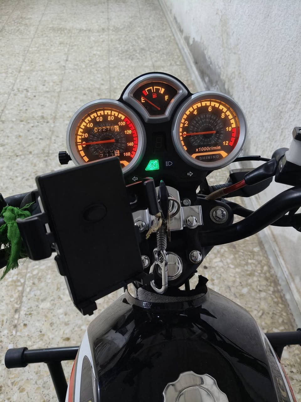 السلام عليكم دراجه شاينك موديل 23 دخوليه 26 الشكل الجديد اوراق اصوليه دراجه نضيفه وخير من الله للأستفسار ***********
