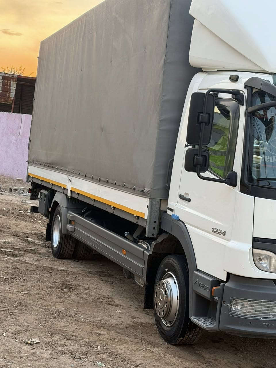 اتيكو سته بستم ثمانيه برقي موديل 2013 فول موصفات سبع وربع كفاله عامه مكان بغداد الدوره ***********
