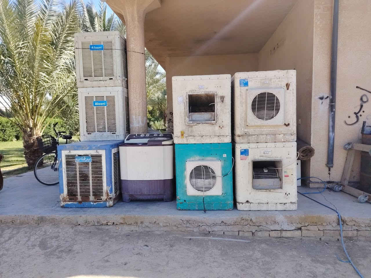 السلام عليكم
يوجد غراض مستخدم للبيع أخو جديد 
ثلاجه ١٠ قدم 
ثلاجه ١٢ قدم 
ثلاجه ١٤قدم 
مبردات الونه عدد ٦
مبرده برفاب عدد ٢
مجمده
بلازمات حجم ٥٠/٤٢/٣٢
سبلت توسوت ممشتغل ٢طن

قرية الحصاميت
بيت حميد العيد الحصميتي 
***********
***********
