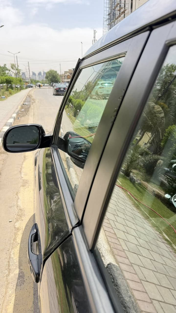 السلام عليكم

كيا صول للبيع موديل 2018 وارد امريكي فئة بلاس السبورت مواصفات فووول عدا الفتحه حادثه جانبي بالباب خلف السايق ومبدلة وبجم السيارة كبس ويوجد جراد بالقمارة   والسيارة مميزة جدا بالمواصفات 😍😍😌
                           
  -مكينة السيارة : 1600 تيربو GDI✈️✈️

-كير السيارة DCT دبل كلتش رياضي 7 نمر ⚙️

-ممشى السيارة /  68,000 ميل 

-بصمة تشغيل وأبواب وجنطة

-كراسي كهرباء السايق والراكب عدد (2) 

-اضائه ترحيب مع سماعات من شركة Harman Kardon

-شاشه حجم كبير+كامره اصليه مع نظام ترحيب

-مري شفط + اشاير بالمري
-ستيرن حرف D + جلد وخياط

-كشنات جلد + تطريز بخيط احمر

-سستم سماعات + انارة بالسماعات متغيره مع الصوت 

-ويل كب كروم رياضي حجم 18 🛞🛞

-كروز للسرعة 

-تبريد منفصل ابيانو 

-تدفئة بالستيرن 

-تدفئة في الكراسي الامامية + تدفئة في الكراسي الخلفية 

-تغيير مودات القيادة 

مكان السيارة / بغداد 
 سعر السيارة / $118
للاستفسار والتواصل عبر الرقم / ***********
