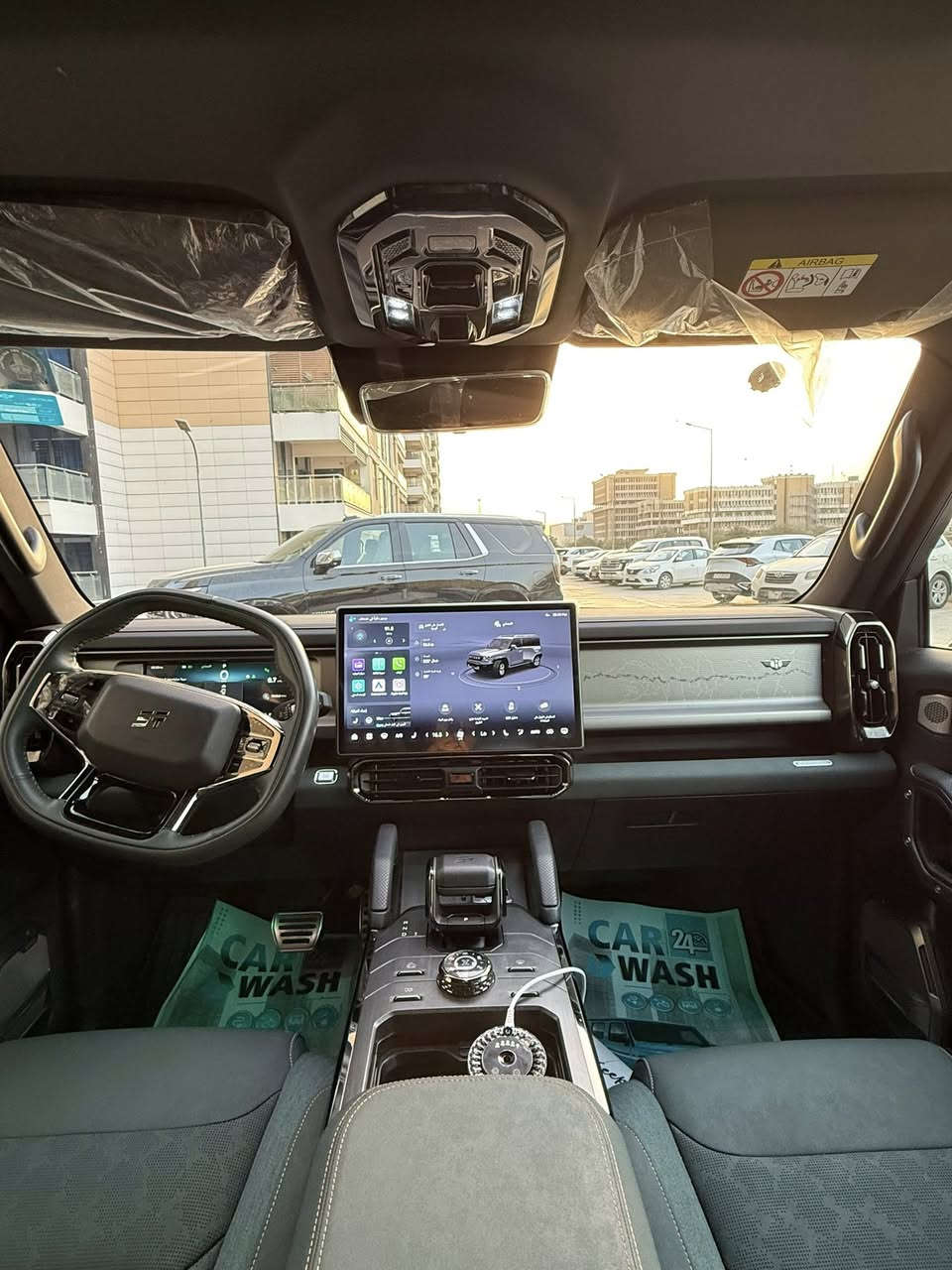 جيتور T2 2025
جيتور T2 2.0L LUXURY

الموديل: 2025 (هارلم)
العداد: 10,000 كم قابل للزيادة 

اللون: السلفر (المات المميز) داخل زيتوني

المحرك: 4 أسطوانات L 2.0 تيربو 254 حصان حقن مباشر
عزم الدوران (نيوتن-م): 390
ناقل الحركة: اوتوماتيكي دبل كلاتش من 7 سرعات
نظام الدفع: نظام دفع رباعي متطور من BorgWarner

الضمان الأساسي: 6 سنوات وعداد كيلومترات مفتوح
ضمان المحرك: 10 سنوات او 1،000،000 
بعدها داخل الضمان و الصيانة كلها داخل الشركة 

المواصفات:

*فتحة سقف بانوراما 1.1م
*إطارات قياس 20 إنچ
*الصندوق شفط
*الشباك الامامي المضاء  بجيتور 
*مثبت سرعة مع رادار تفاعلي
*نظام القيادة شبه الذاتية
*نظام الكبح التلقائي في حالة الطوارئ
*نظام تحذير الاصطدام الامامي والخلفي
*كاميرات محيطية 540 درجة
*حساسات أمامية وخلفية
*نقطة عمياء
*نظام تحذير مغادرة المسار
*نظام المساعدة للبقاء في المسار
*شاشة التحكم بقياس 15.6 إنچ
*شاشة القيادة بقياس 10.25 إنچ
*نظام صوتي متطور 12 سماعة من Sony
*نظام أبل كاربلاي وأندرويد أوتو لاسلكي
*نظام اوامر و تحكم صوتي
*مقصورة الركاب من الجلد الفاخر والكنتارا
*مقعد السائق والراكب كهربائي
*مقاعد السائق والراكب مبردة
*مقاعد السائق والراكب مزود بذاكرة لحفظ 3 وضعيات الجلوس
*إنارة ترحيبية مع إنارة محيطية متعددة الالوان
*عتبات الأبواب مضيئة
*مصابيح أمامية وخلفية أوتوماتيكية LED 
*التكيف التلقائي للضوء العالي
*نظام تقليل الضجيج النشط مع زجاح مزدوج
*المرايا الجانبية قابلة للطي كهربائياً ومدفئة
*دخول ذكي و تشغيل عن بعد
*خاصية إغلاق نوافذ وفتحة السقف عن بعد
*شاحن هاتف لاسلكي سريع
*نظام تنقية الهواء PM2.5 وفلتر N95
*مسند الذراع الوسطي مع ثلاجة
*انماط قيادة متعددة للطرق الوعرة
*وسائد هوائية امامية و جانبية عدد 6
*ماسحات الزجاج الأمامي مع حساس للمطر
*دوسات جانبية
*نظام الفرامل الأوتوماتيكي Autohold
*نظام التحكم بنزول المنحدرات
*نظام المساعدة لصعود المرتفعات
*نظام مراقية ضغط الاطارات

مكان السيارة بغداد / المنصور ***********
