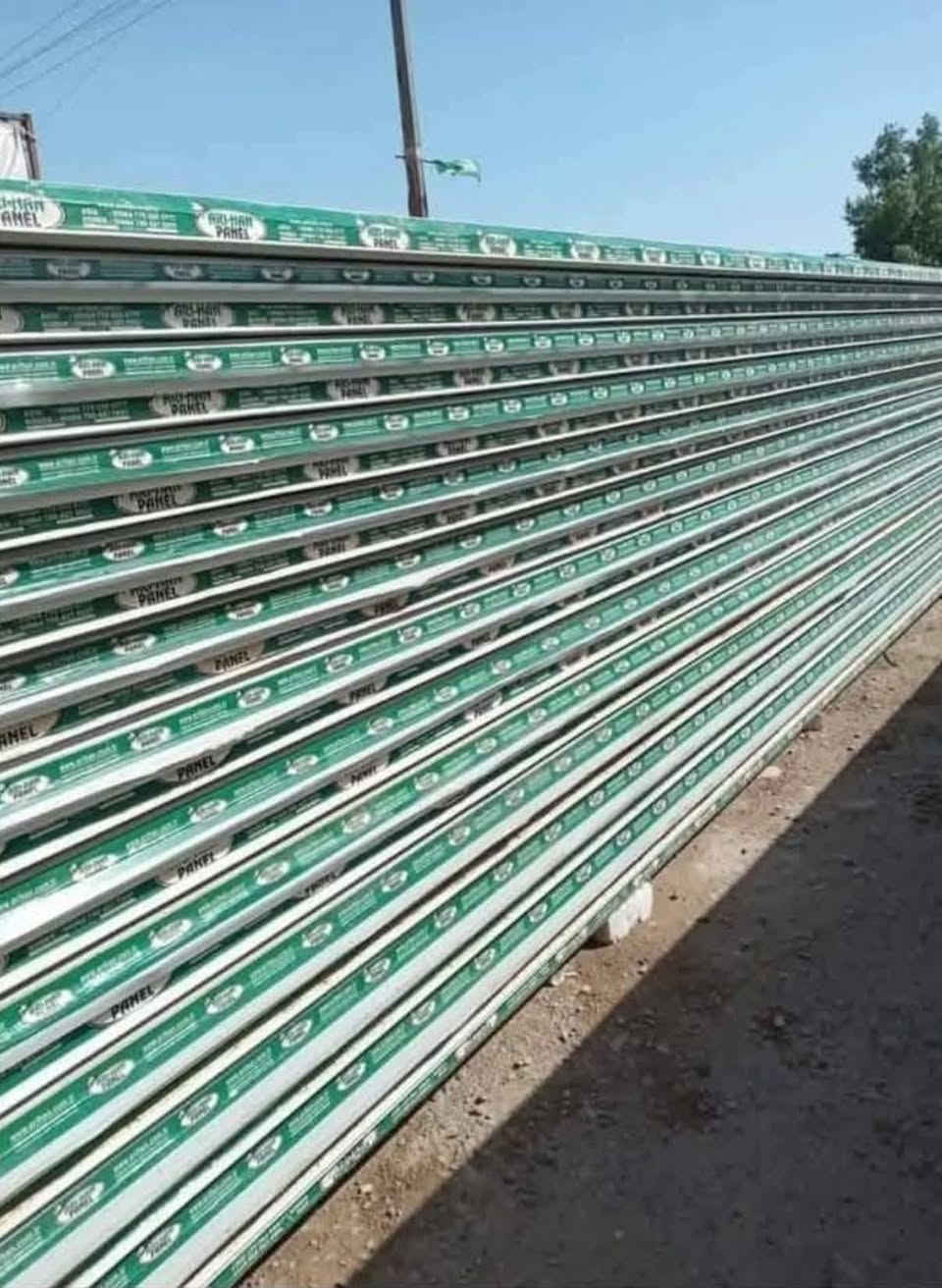 السلام عليكم من رخصة مدير الكرووب
اشتري جميع انواع الحديد الجديد والمستخدم
سندويج/جينكو/كيربي/بوري/شخاط/ شيلمان 
هاتف ***********
اشتري كافه أنواع الحقول والجملونات بس خابر والباقي علينا ..    
مع كادر للتفصيخ والنقل أين ماكنت 
عنوانه: بغداد
