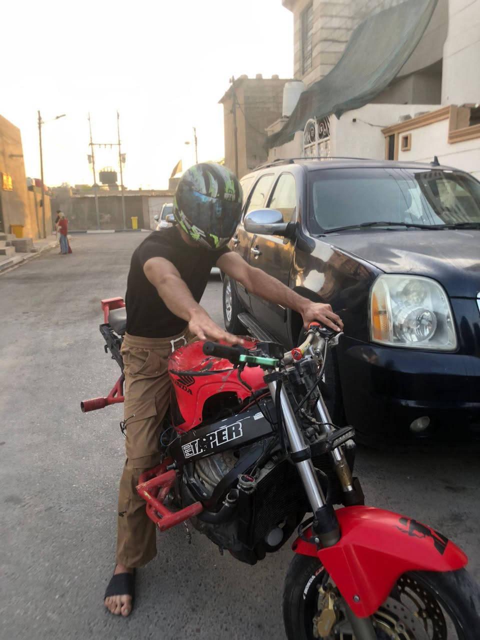 سلام عليكم ورحمة الله دراجه f4i دراجه متروكه لان باكو العقل رادلها ترتيب. مكينه جديده اضمنلك برقي مامفتوح بيها دراجه ابيع كوم حديد عنون بصره المدينه السعر 10وقابل للتفاوض اك***********
