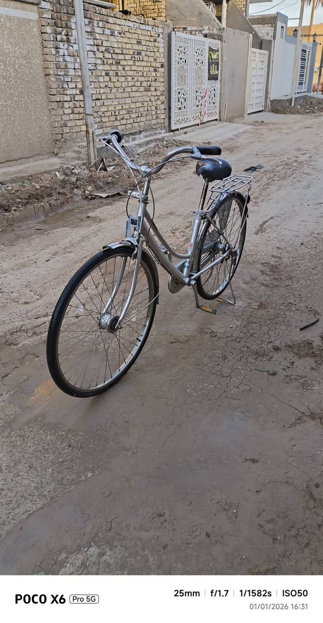 ًسًــــــــلَآمِــــــــ عــــــــلَيـــــــّكَمِــــــــ👋
بايسكل بطه نوع PANOSONIC ياباني🚲
مكينه 3 سرعات
بايسكل لون رصاصي نظيف💦
صارله شهر من نازل من الحاويه💯
سعر 90 وبس مجال 👈👈[للشراي] 
عنوان📍حله حي الصحه شارع الكورنيش
اتصال📞***********
