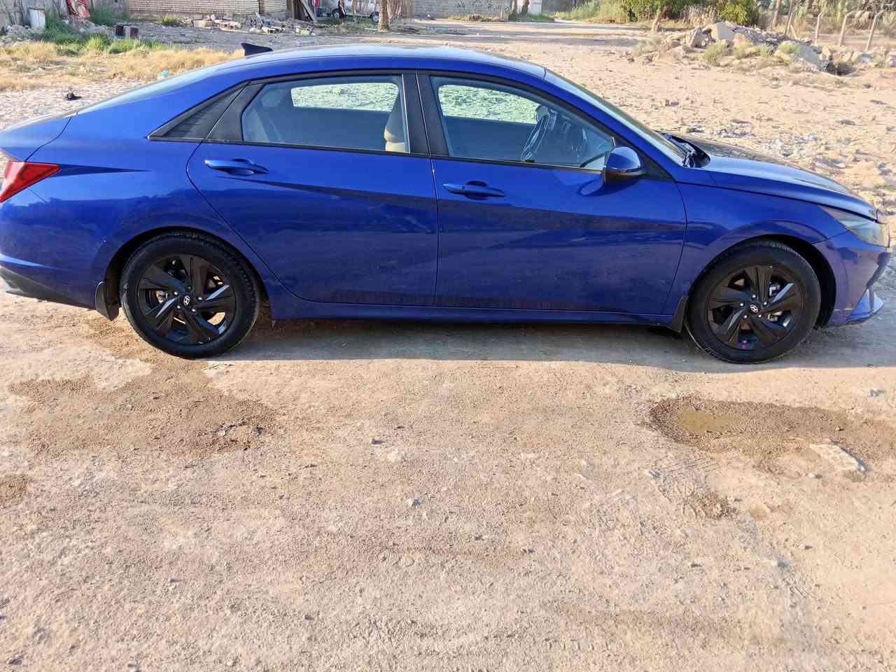 🚘 للبيع هيونداي إلنترا  2023 وارد امريكي كندي دخول جديد  المنفيس موجود بالمنشور
▪️ الموديل: ٢٠٢٣
▪️ المحرك:  ( 2000  ) 
▪️ اقتصادية جداً بالوقود 

المواصفات: تبريد ثلج 
✅ كاميرا خلفية
✅ تدفئة مقاعد 
✅ تشغيل بصمة (Push Start)
✅ دخول ذكي (Smart Key)
✅ مثبت سرعة
✅ تحذير النقطة العمياء
✅ تحذير الخروج عن المسار مع المحافظة على المسار
✅ تحذير حركة المرور الخلفية
✅ حساسات وأنظمة أمان متطورة
✅ ماشية 26 الف كيلو متر 
✅ دوشمة كشنات
✅ اضائة led محيطية داخلية 
السيارة نظيفة جداً، استخدام شخصي، لا تحتاج أي مصروف، جاهزة للفحص بأي مكان 
حادثها بسيط وموضح بالمنشور اايرباك كامل سليم ، شرط الفحص. 
دخول جديد للعراق جديد ٢٠٢٥
شرط التحويل ثاني يوم
السعر 150 وبيه مجال اتصل وتدلل***********
