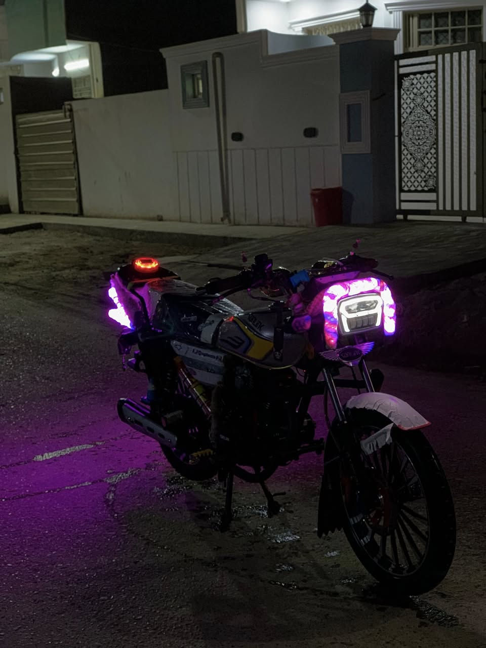 سلام عليكم أيراني ٢٥ 
محرك ٢٠٠ ماعيزه برغي 
مصروف عليه هواي 
العنوان سامراء ***********
