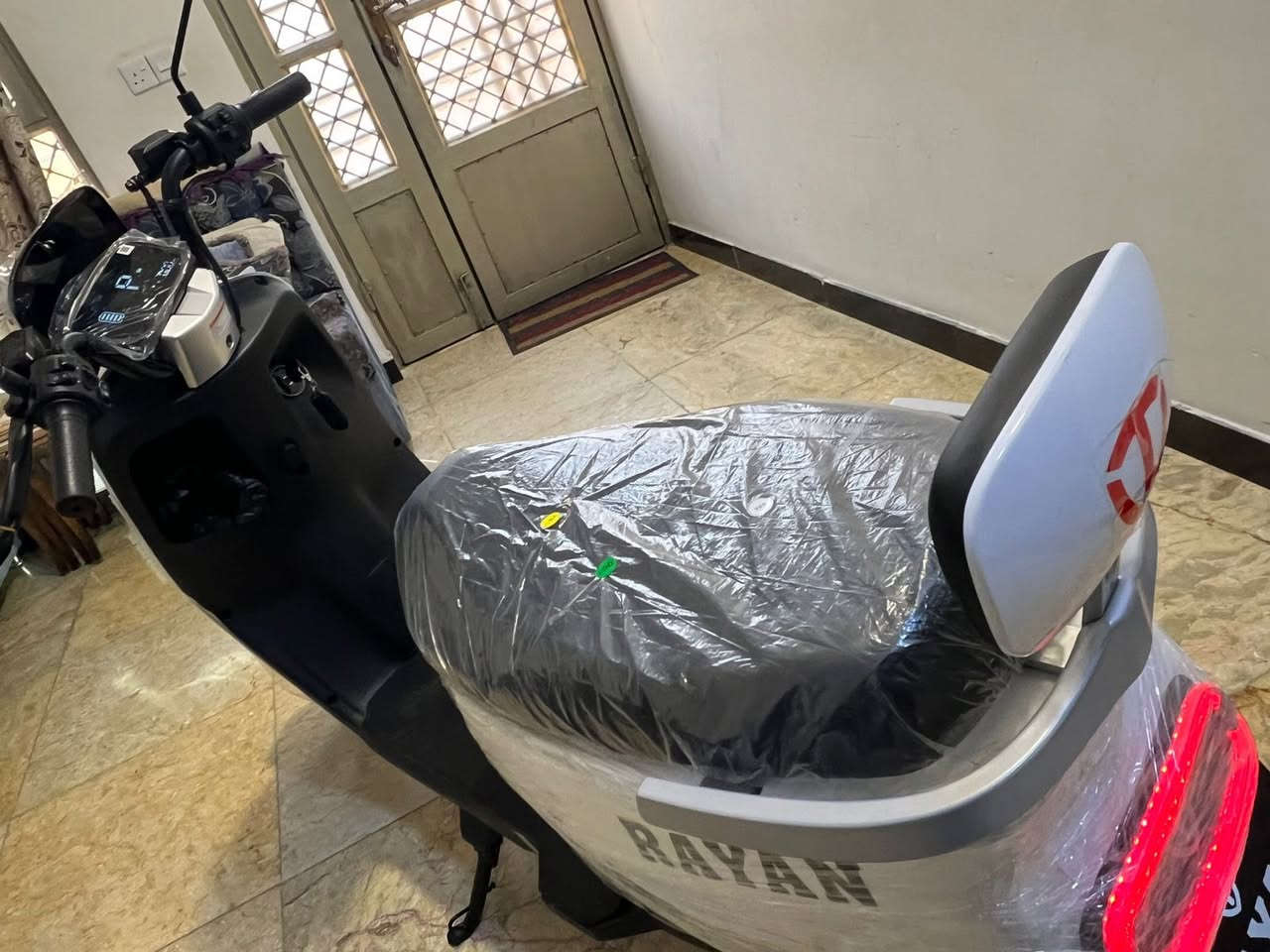 دراجه شحن ريان C2 6 بطاريات ملف 1500 واط مستعمله يوم واحد فقط نظافه مئه بالمئه السعر 900 الف بيه مجال كلش بسيط لل استفسار ***********
