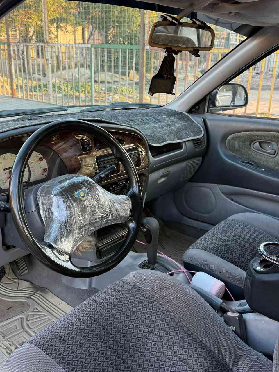 السلام عليكم 
بروتون 2002 كير اوتو 
سياره نضيفه جداً تبريد تدفئه شغالات صدر جديد تخم تاير جديد مشط جديد كابريتر جديد تشغيلتها احلا من النوزل مكينه جديده كارتون بدون تنقيص بدون تبخير كير نضيف جداً داخل السياره نضيف كلش مابيها نقص اي شي سياره صبغ عام 
سياره مصروف عليها هواي مازدات ودعاميه رياضي 
سنويه بسمي 
السعر 48 وبيها مجال بسيط 
مكان السياره بغداد العامريه 
***********
