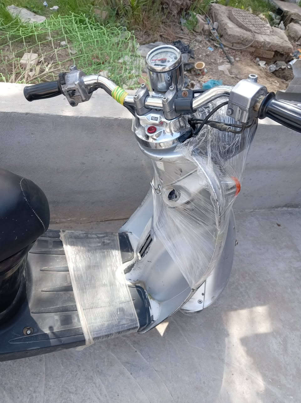 سلام عليكم دراجه كلاسيك نظيفه السعر ٣٠٠ وبيه مجال بغداد العبيدي ***********
