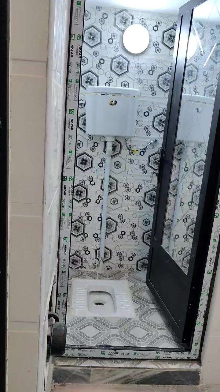 🏠مشتمل للبيع المساحة 70م🏠 

واجهه / 3٫50

نزال :20م                (فول 🔑)
طابو ملك صرف 
 
استقبال وحولي مطبخ وخدمات وغرفه جوه 
وفوك غرفتين وخدمات 

(بناء حديث درجة اولى)🏠

📍العنوان🏠/ الشعب مقابل جامع عمار ابن ياسر 

***********   موجود وتساب 
اكرم الدلال
