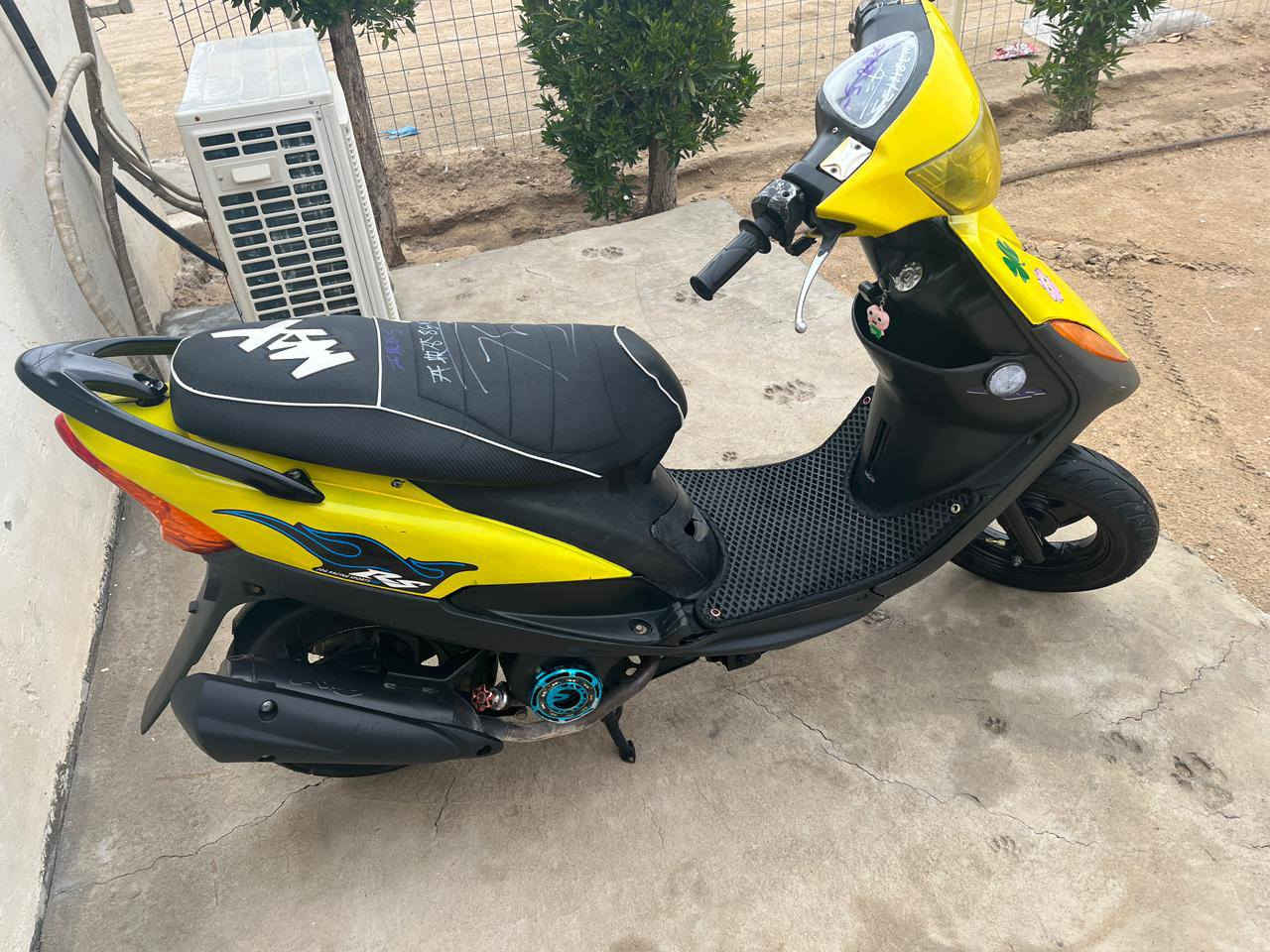 دراجه البيع بلاديه 49 كهربايات شغاله شغله بسيطه بيهه كلجات خلفيه بس محرك ما مفتوح  مكاني كربلاء  حي  العامل ***********رقم الهاتف
