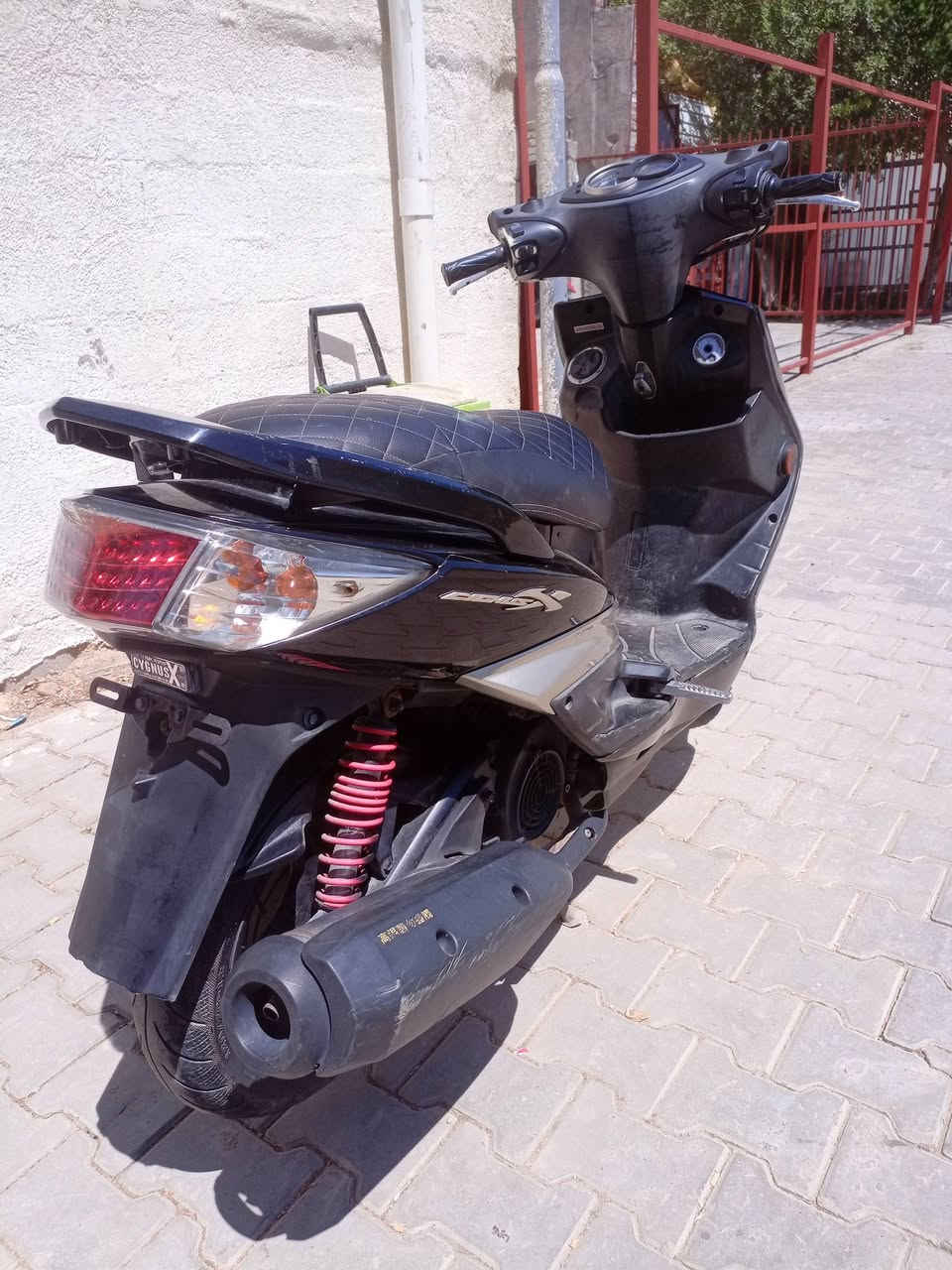 السلام عليكم للبيع سكنس فحل طلعات الدراجه مال رمبه كفاله عامه كفاله مبدل كلشي بيه أوراق كاملة مكاني بغداد العطيفيه السعر المطلوب 750 وبيه مجال كلش بسيط هذه رقمي للتواصل *********** اتصال
