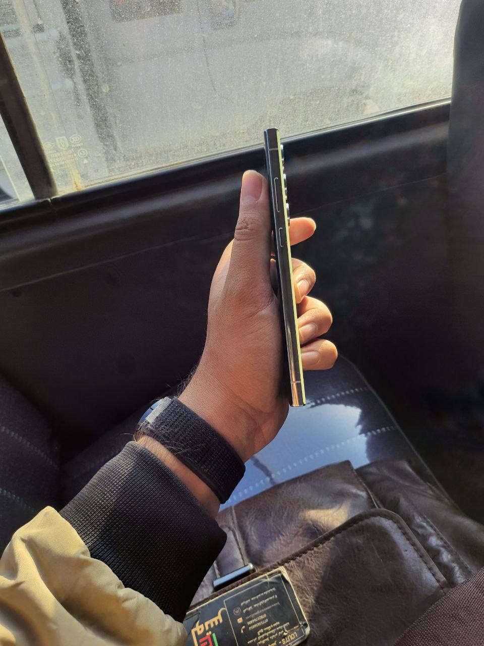 عندي s23 الترا 512 لون بيجي

جهاز نضيف نسخة امريكية فقط قلم مايشتغل 
باقي مكفول ويا لزكات كاميرات 

سعره 650 علما بسعر ال 256 وذاكره جهازي 512 

مكاني بغداد المعالجة 
توصيل موجود 

راسلني واتساب وبخدمتك ***********
