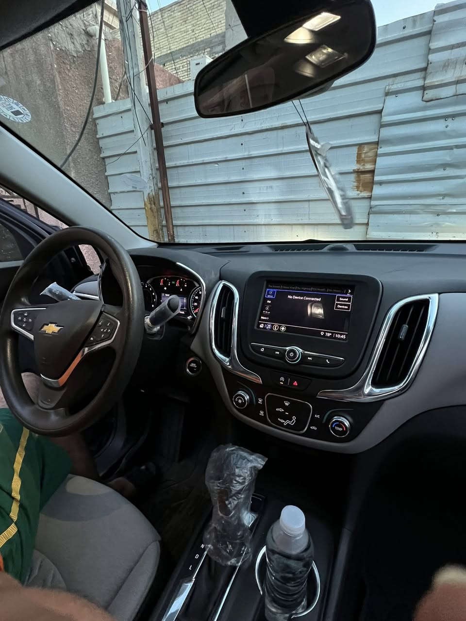 السلام عليكم شوفركوينكس موديل 23 للبيع حادث جاملغ وبنيد نفسهم مصلحات بدون دواخل بدون ايرباك السعر 165بيه مجال  ***********6 مكان السيارة بغداد الشعب
