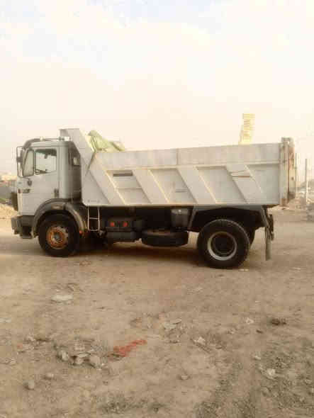 السلام عليكم سياره لبي 
ه موديل 90 اللون ابيض رقم جديد السياره حلوه وخير من الله السعر 170 مكان السياره بغداد الشعله تجي وتشوف جير 6 ماكينه 6 خير من ***********
