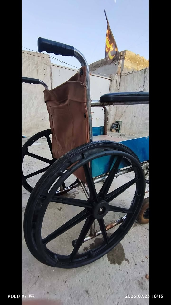 عربانه كبار السن وذوي الأعاقه للبيع
كشن منفصل
 نضيفه مابيه اي نقص 
سعره 50 وبيها مجال قليل 
مكانه نجف ابوصخير 
رقم ***********

