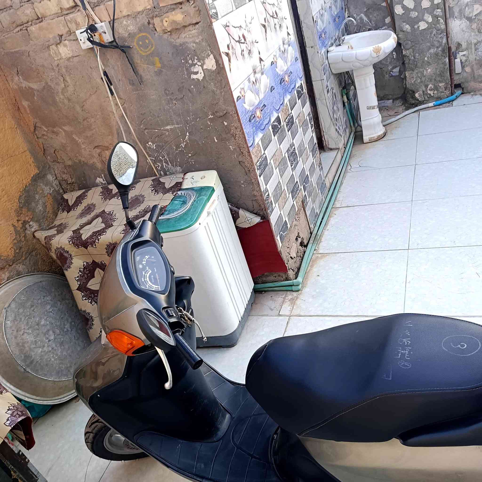 سلام عليكم سبيسي للبيع دراجه حلوه ما مفتوحه وجديد بس بيعه كسر بل كفر الامامي سعر مليون وبيهة مجال بسيط اتصل عل رقم *********** مكاني كوت زويريجات
