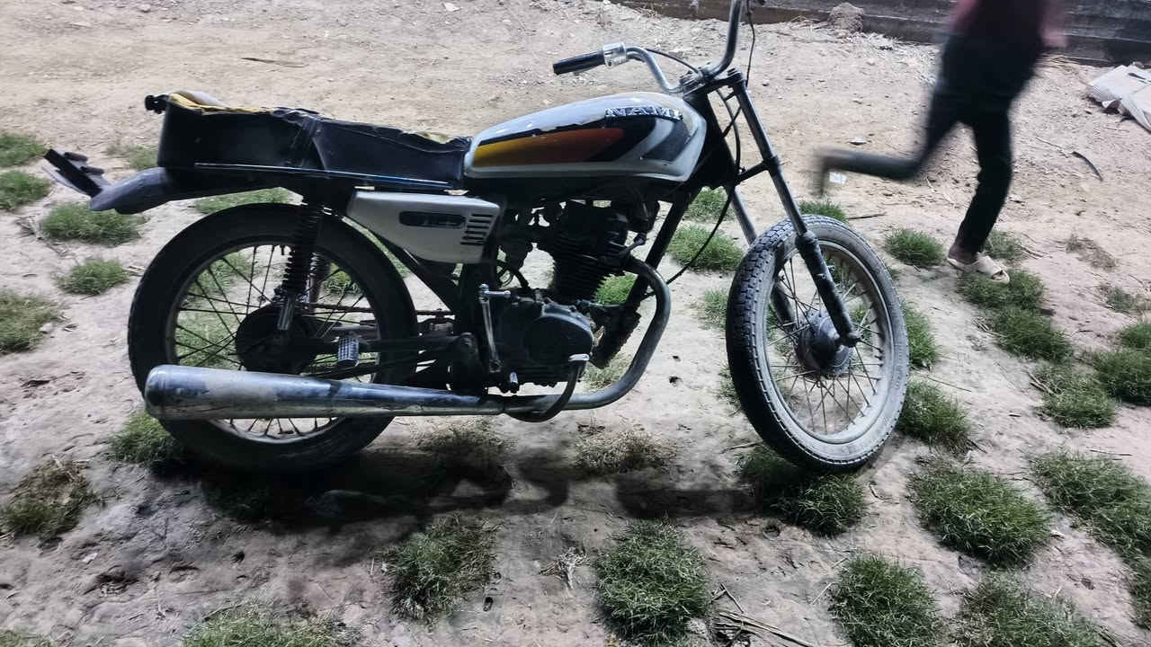 السلام عليكم
دراجة اربعة كير كلك مكفولة 
مكينة نظيفة السعر 150 الف وبيها مجال حك الجيه


**إذا كنت صاحب هذا الإعلان وتريد حذفه لأي سبب، رجاءا أرسل رسالة إلى الدعم الفني**