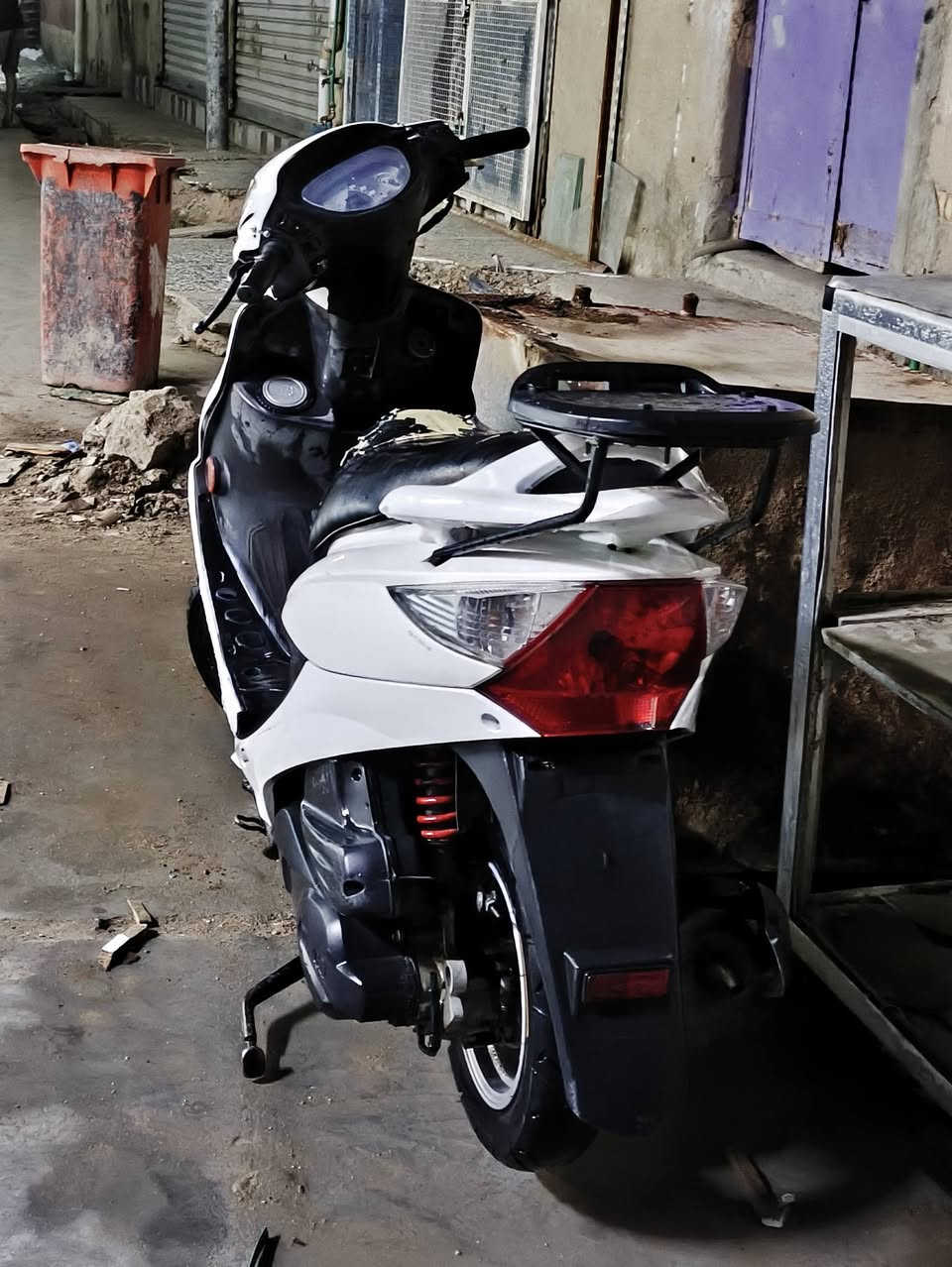 السلام عليكم درجة كامكو لبيع مديل 2013 مكينه رمبه توني شاده مكفوله كفالة عامه الشراي  ***********
