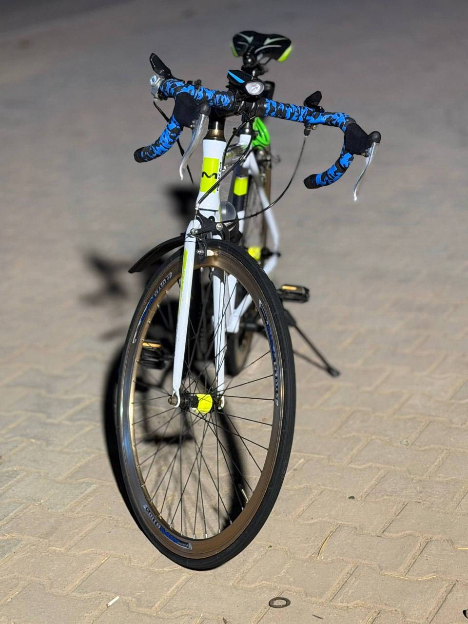 بايك رود نظيف فريم المنيوم حجم 29 سرعات اماميه 2 و سرعات خلفيه 7 بس بي طخات خفيفه موضحه بصورة من الشحن بلحاويات البايسكل خير من الله ما بي اي شي يعني تاخده و تمشي بي دينار واحد ما راح تصرف عليه السعر 200 قفل مكاني بغداد العامرية


**إذا كنت صاحب هذا الإعلان وتريد حذفه لأي سبب، رجاءا أرسل رسالة إلى الدعم الفني**