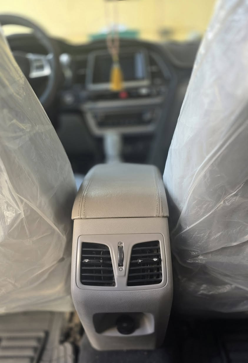 سوناتا 2019 وارد امريكي رقم نجف باسمي سياره جديده گير ومحرك شرط برغي ما مفتوح بي غرفتها الداخليه نظافه 100% اني جبتها من الامارات وسجلتها على ايدي مال جناي صيانه و قطع غيار كله اصلي وكاله ترايك للبصره 
مواصفاتها.
1- بصمة ابواب + تشغيل+ جنطة 
2- رادارات امامي وجانبي وتوقف ذاتي عن اقتراب السيارة
3-شاشة لمكيف الهواء وعرض تفاصيل درجات الحرارة
4-فتح الجنطة اوتماتك عند الاقتراب منها 
5-قطعتين تبريد + تبريد منفصل (مناخين)
6-كشنات تدفئة+كشن السائق كهرباء
8-شحن واير لس وكذلك يدعم الشحن السريع + منافذ شحن usb 
9-ويل كب 17
10-  وضعيات للقيادةsports  +normal
11-محرك2.4 Gdi
12-تحديد مسار + قيادة ذاتية
14- تحديد سرعة وتحديد المسافة بين السيارتين للأمان والتوقف الالي عند الاقتراب
15-كاميرا دوارة

الحادث الباب و الجاملغ خلفي 
للاستفسار *********** مكاني نجف السعر 137$ وبالعافيه علياخذها
