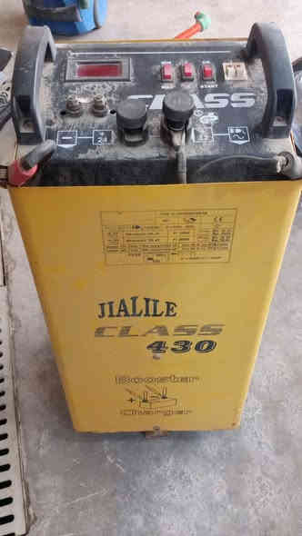 #شاحنة بطاريات للبيع اصلية 
***********
