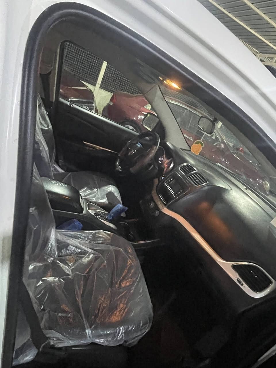 السلام عليكم
دوج جورني 2017 رقم شمالي تحويل او وكاله
امريكي كلين بدون ضربة او ايرباك 
تبريد مركزي 3 قطع 6 سلندر 7رلكب
صدر امامي خلفي جديد وتخم تاير جديد
مناقصها برغي السياره جداً نضيفه
ومكفوله كفالة عامة من كير ومكينه وكهربائيات
صور امريكا بل منشور والسونار هم للامانه من امريكا بيها 7 حالوبات مامبينات لابل عين ولا بل سونار بس الحق يقال
اخوان بل نسبة للسعر 155 وبيها محال بسيط

ملاحظة اكو جورني حتى بشده لحد يقارن ال اربعه سلندر والبيها بجم بهاي السياره وتعتبر كلين وبدون ايرباك وجنايه يعرفون شدحجي 

مكاني بغداد او ديالى الغالبية
 ***********
