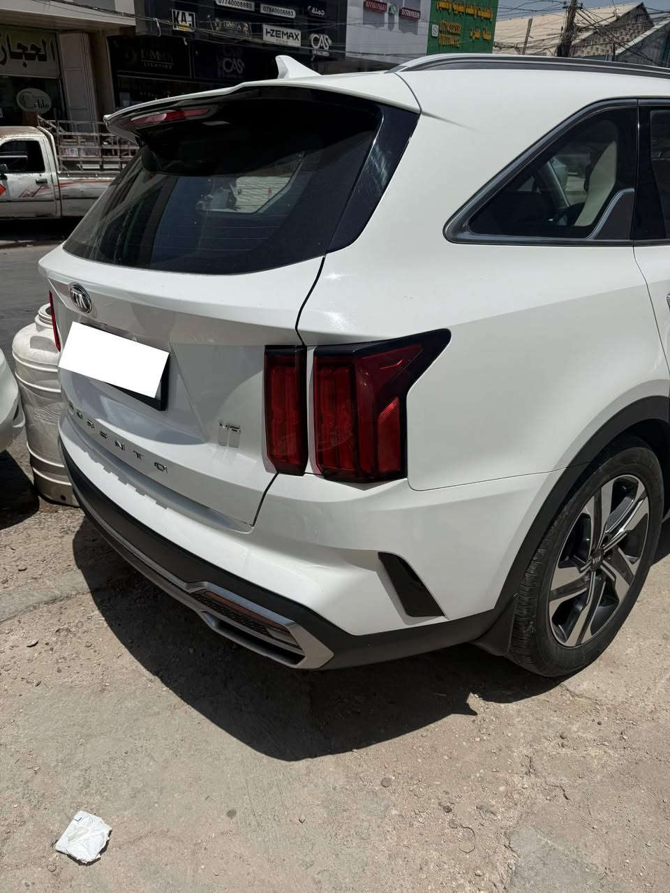 السلام عليكم 
سورنتو موديل 21 خليجي 
مكفولة كفالة عامة 
محرك 6 سلندر ماشيه 103
رقم بغداد الجديد بسمي 
مكان السيارة بغداد 
السعر 255 بيها مجال 
الاستفسار ***********
