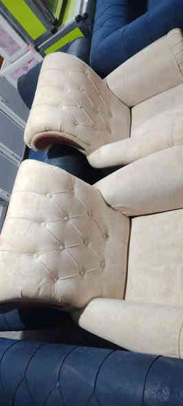 تخم ١٠ مقاعد ٥ قطع التخم نظيف جدا السعر ٣٥٠ الف العنوان البدير شارع جامع ال حجي رشيد القريشي مجاور جملة جاسم البولاني
***********
***********
