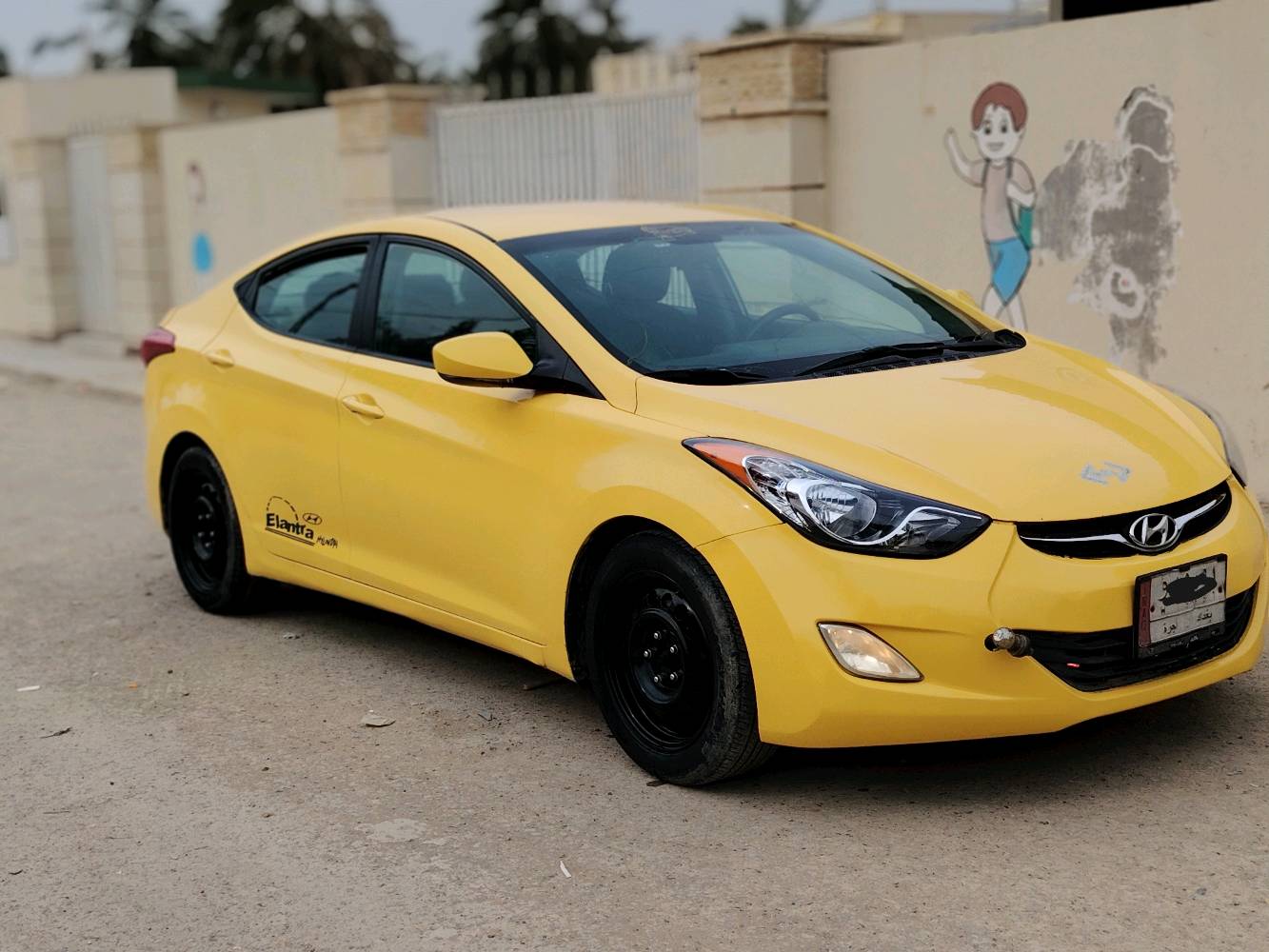 السلام عليكم
هيونداي النترا موديل 2013 أمريكي حادثها جاملغ باب امامي راجع نفسيتهن ليبل واحد  بدون دواخل شرط محرك 1800دوش  مكفول من تنقيص و تبخير 
تخم تاير صدر امامي خلفي كله جديد تبريد ثلج و دافئة رقم بغداد ألماني  مصفره هيئة غرامات سنويه لل2027 
مكاني بغداد الرصافه
السعر 100 مناسب وبيه مجال لشراي يتصل ***********