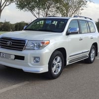 لاندكروزر GXR • ٢٠١٥ • ٧٦٠٠٠ كم