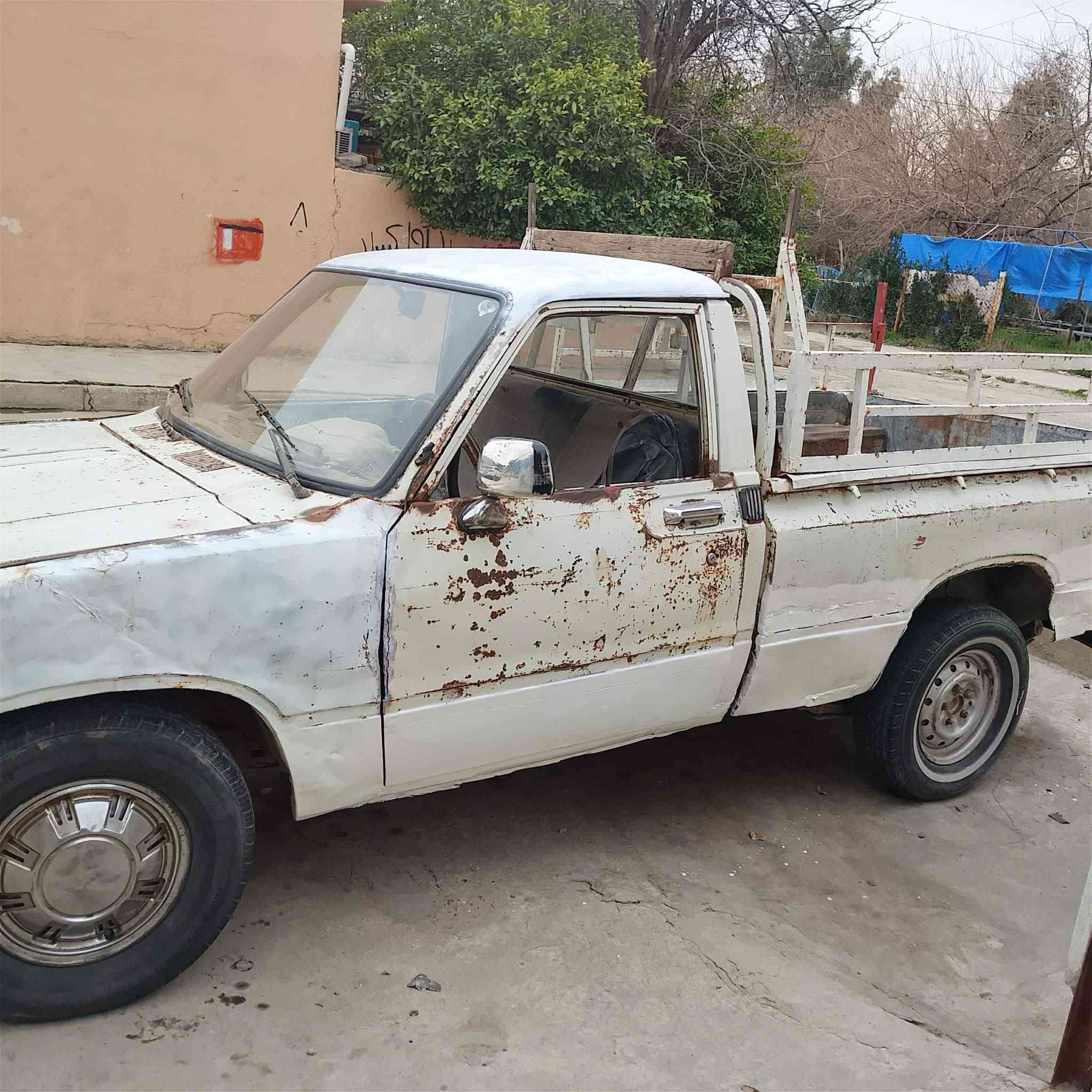 بيكم. 80 للبيع.
رقم صلاح الدين 
السياره جاهزة  مجهزة  شرط تريد تحويل .تريد وكالة 
مكاني موصل الايسر 
السعر. 13 وبيها مجال بسيط 
***********
