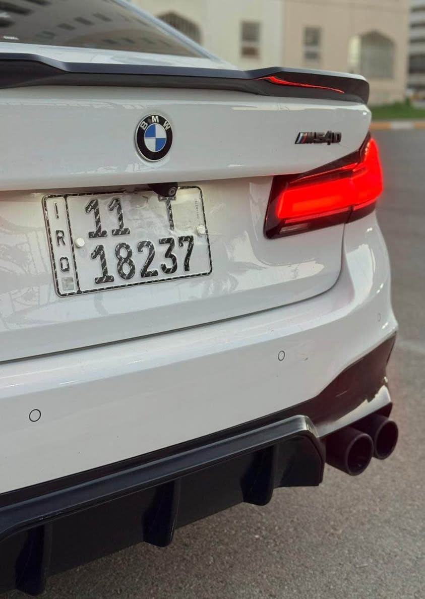 � للبيع أو المراوس | BMW 540i Sport Line 🔥

🚘 الموديل: 2018
✨ تحديث خارجي: 2022
🇺🇸 الوارد: أمريكي
📍 الموقع: بغداد – السيدية
بيع او مراوس حسب القناعة

⚙️ المواصفات:
• محرك 3000 سي سي تيربو
• فئة Sport Line
• ماشية 80 ألف ميل
• كت M بلادي
• السيارة جاهزة بالكامل ولا تحتاج أي مصرف

🌟 التجهيزات:
✔️ شاشة كبيرة لمس
✔️ كاميرا
✔️ رادارات
✔️ حساسات أمامية وخلفية
✔️ التحكم بالصوت بالإشارة (Gesture Control)
✔️ سقف بانوراما (ستايل رولز رويس)

📌 تفاصيل الحادث 
الضرر جاملغ امامي يسار وباب السائق فقط، بدون أي ضرر بالدواخل.
الجاملغ نفس لون السيارة، وباب السائق مبدل ومصبوغ.
📷 صور الحادث موجودة داخل المنشور.

💵 السعر: 27,500 دولار

📲 للتواصل واتساب:*********** بغداد, العراق
