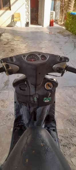 السلام عليكم دراجه سكنس ١٤٠ دراجه جاهزه سلف هندر كهربائيات كله شغاله دبلات طسه حلوة شلعه معدل كفرات بلاد محرك ناعم اخرس لاتبخير ولاتنقيص قفل جنطه العنوان الغزاليه شارع الضغط هاتف ***********بيه خدمه واتساب للتصال السعر ٤٠٠
