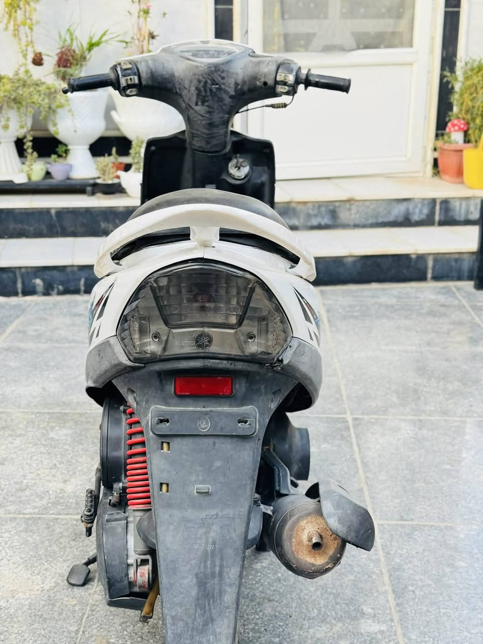 السلام عليكم.. ماكس عدلة للبيع مكفولة مكينة مامفتوحة شرط الفحص، نكرة سلف بكل وقت وهندر شغال، كهربائيات كله شغالة (لايت ابيض زنون، حساس بريك، بك لايت، اشاير)، عداد البانزين شغال ودشبول لونين، الدراجة مختمة بـ 12 ختم وية المكينة، شلعة ومعدل مرتبة ودبلات نضاف كلش، سلف بلادي وكابريتر اصلية، لا نضح لا تنقيص ولا تبخير مكفولة ودهنها امزويل، السعر 950 وبيه مجال للشراي، مكاني ناصرية مركز، رقمي *********** (بيه واتساب).
