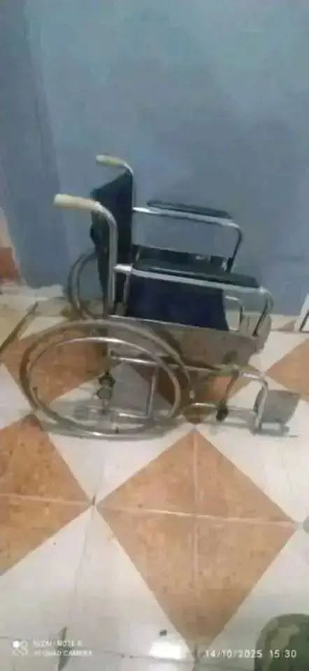 السلام عليكم ورحمه الله وبركاته
 انا عندي الكرسي دوت هو مستعمل مستورد مش مصري والمطلوب 1000 جنيه ويوجد به لحام وي محتاج عجلتين امامي


**إذا كنت صاحب هذا الإعلان وتريد حذفه لأي سبب، رجاءا أرسل رسالة إلى الدعم الفني**