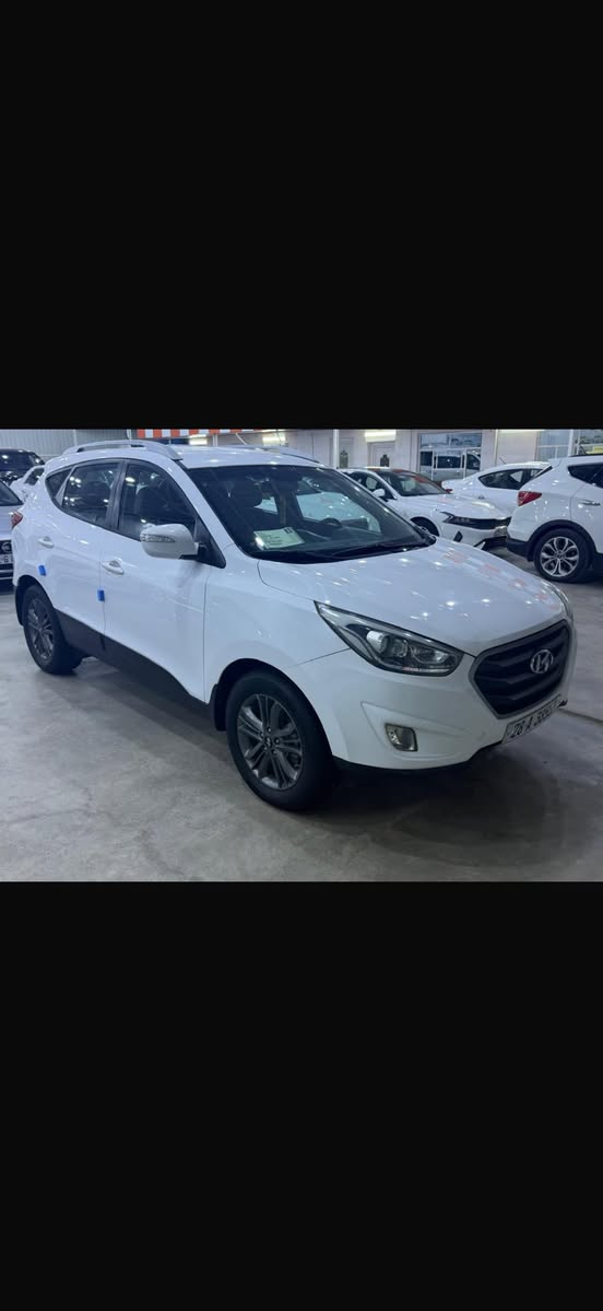 السلام عليكم
توكسان للبيع 2015 رقم وسنويه وهزه جديده 
كفاله من الصبغ والفتح 
ماشيه 155 
السعر 152 وبيه مجال للشراي 
للاستفسار اتصل ***********
