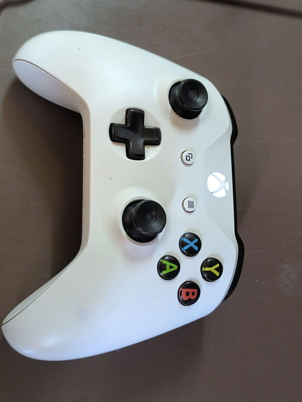 اكس بوكس ون اس لوك ستيكر نضيف كلش والنضافه كدامك بصوره بيها حوالي ١٠ العاب ويجي وياها يدها اصليه وحده نضيفه سعرها ١٥٠ وبي مجال المكان الموصل


**إذا كنت صاحب هذا الإعلان وتريد حذفه لأي سبب، رجاءا أرسل رسالة إلى الدعم الفني**