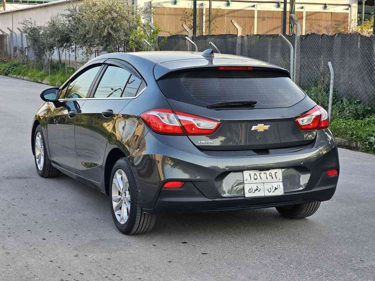 للبيع
سعر بلاش 83 
شوفرليت كروز هاشباك 
موديل 2017 امريكي
محرك وكير شرط 
محرك حجم 14 تيربو 
موصفات LT 
بصمة تشغيل وابواب 
تحكمات استيرن 
كشنات تدفئة 
كشن السائق كهرباء 
انطفاء ذاتي عند التوقف 
حساسات 
رداد جانبي 
مانع انزلاق 
لد نهاري 
شاشه وكامره 
🚫ضرر بوند وجاملغ تبديل 
مرفق السونر بلمنشور ورقم الشاصي.. 
دواخل موضحه بلسونار 🚫
رقم دهوك سنويه 2026 شرط التحويل 
السياره جاهزه 
العنوان موصل الزهور 
للإستفسار الاتصال
***********
***********
